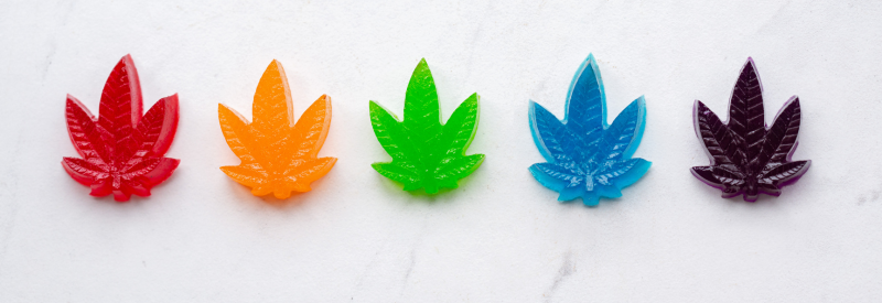 Five CBD gummies in a row that can be sold with a CBD license in New Jersey.
